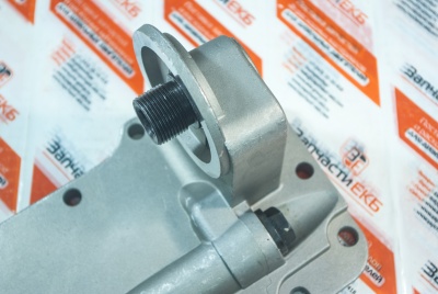 3918954 Головка масляного фильтра HEAD LUB OIL FILTER Cummins  Взаимозаменяемые номера: 3909352, 3915243, 3918295, 3924338, 3918328